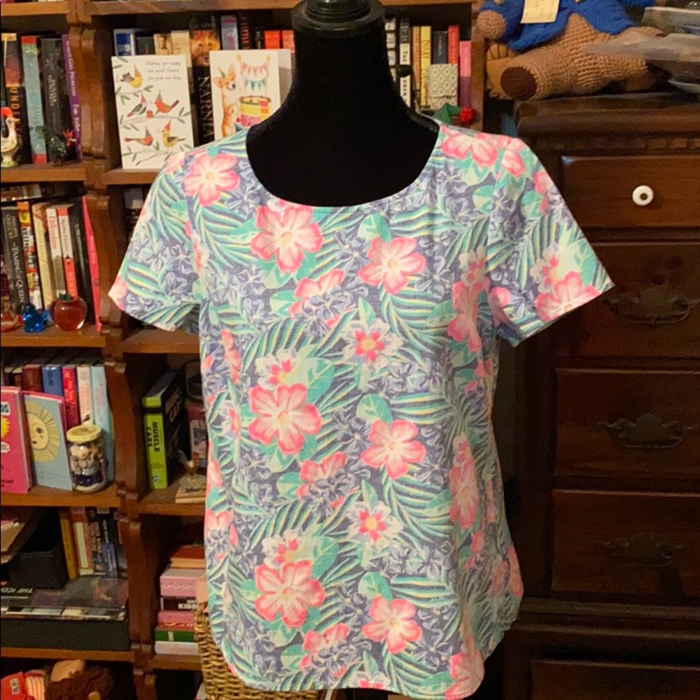 Vineyard vines top